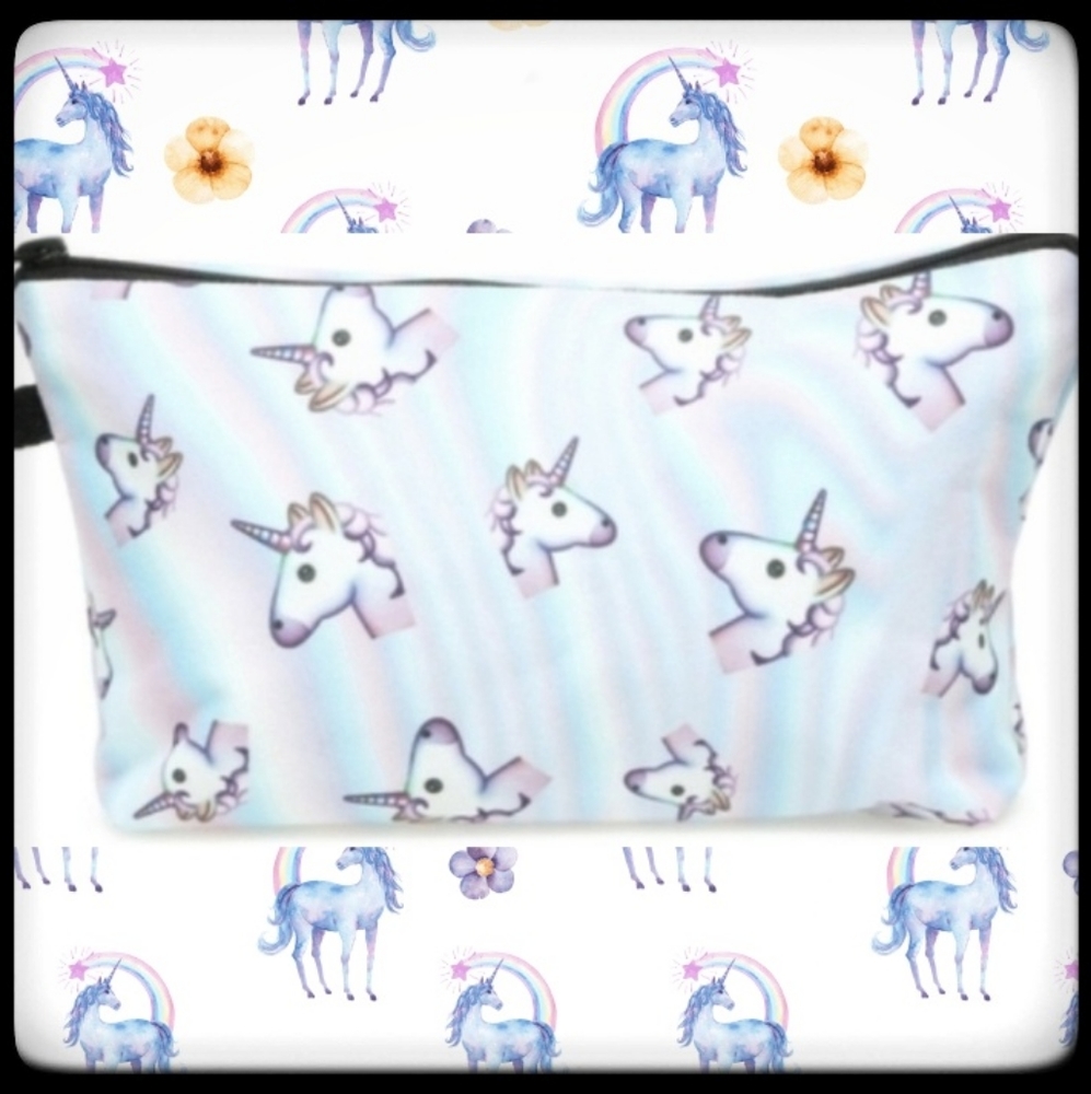 🆕️LAST 1🦄UNICORN AND RAINBOWS ZIP POUCH🦄 - Picture 4 of 8